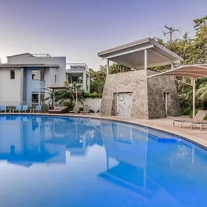 Apartahotel Coolum At The, Coolum Beach